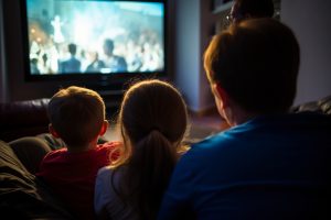 Une famille, composée de deux enfants